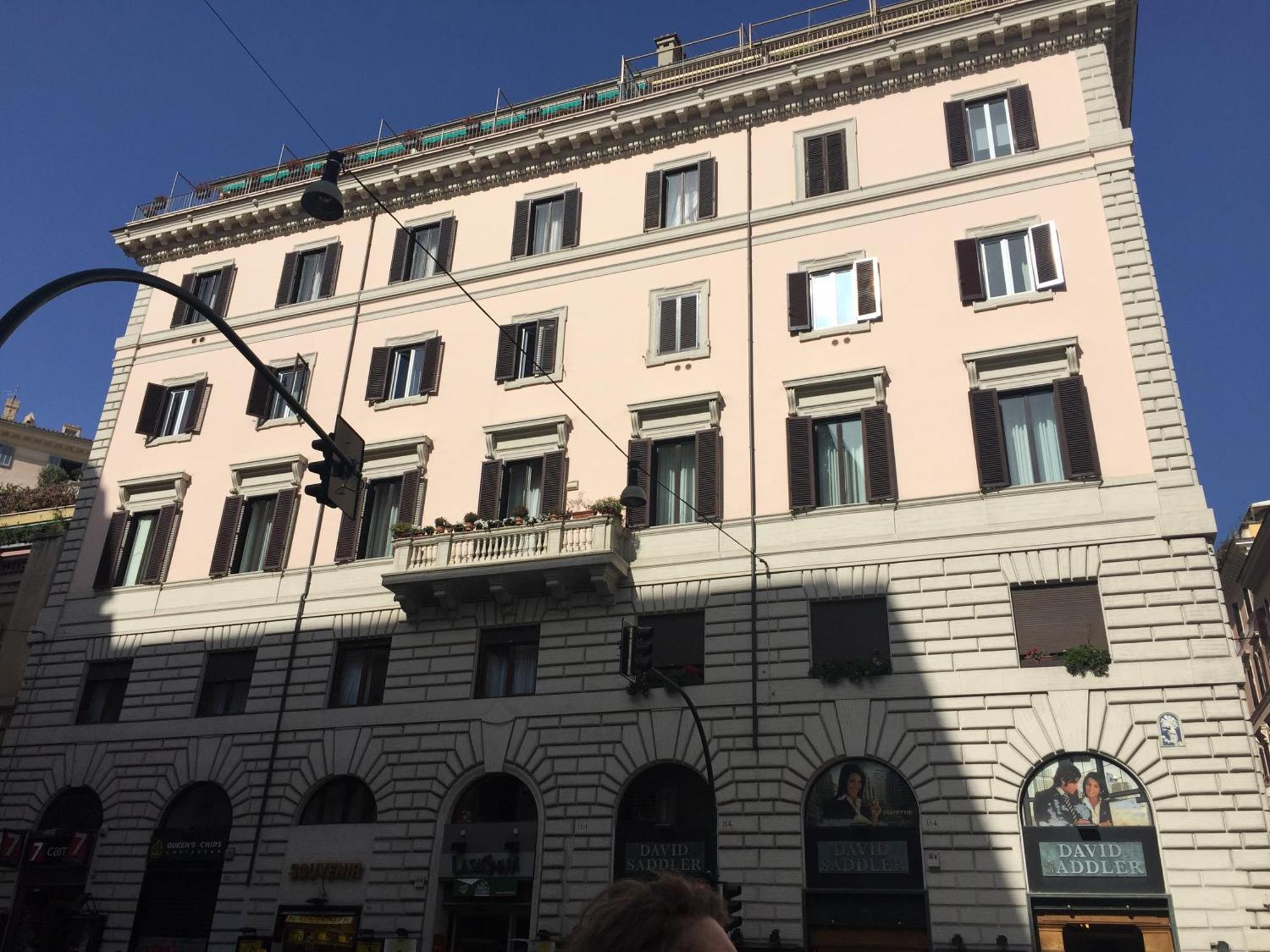 Monti First — Foto 2